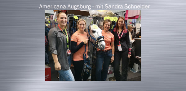 Das LK-Kombihalfter mit Pferdeprofi Sandra Schneider auf der Americana 2019
